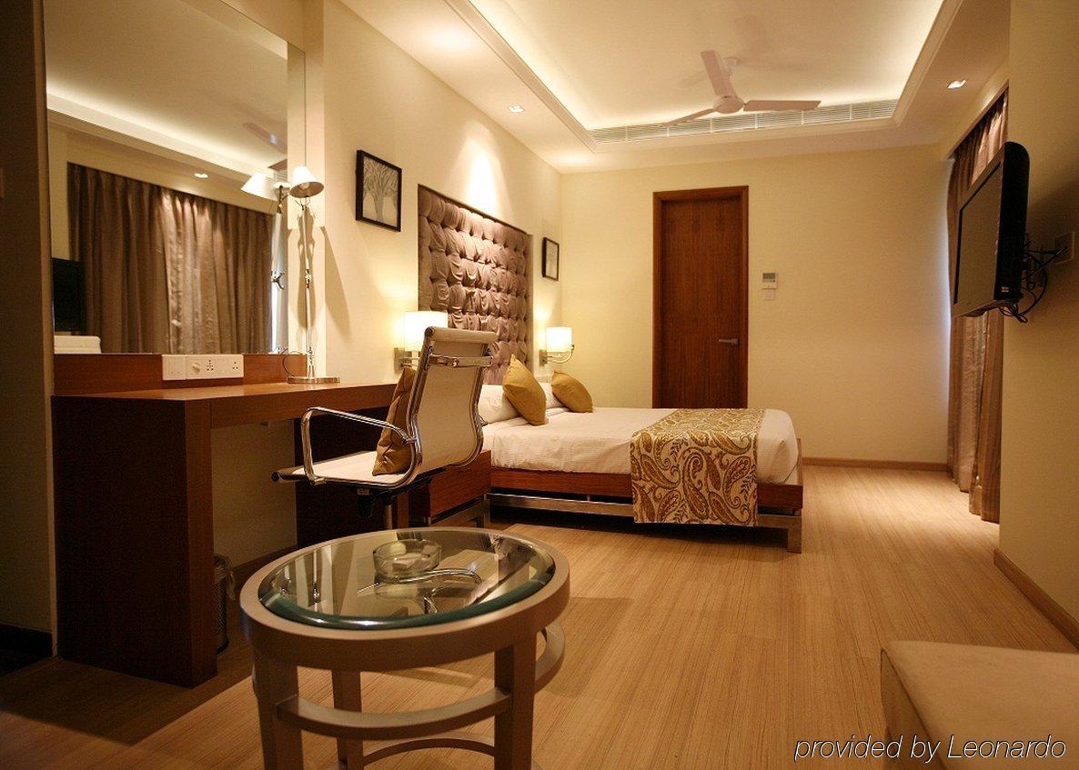 Hotel Riverview Ahmedabad Rom bilde